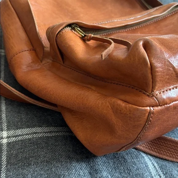 Madewell Large Lorimer Leather Backpack in English Saddle The Lorimer Backpack | Madewell main image 3